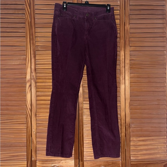 L.L. Bean Pants - LL Bean Beanflex Straight Leg Favorite Fit Corduroy Pants 6 Petite